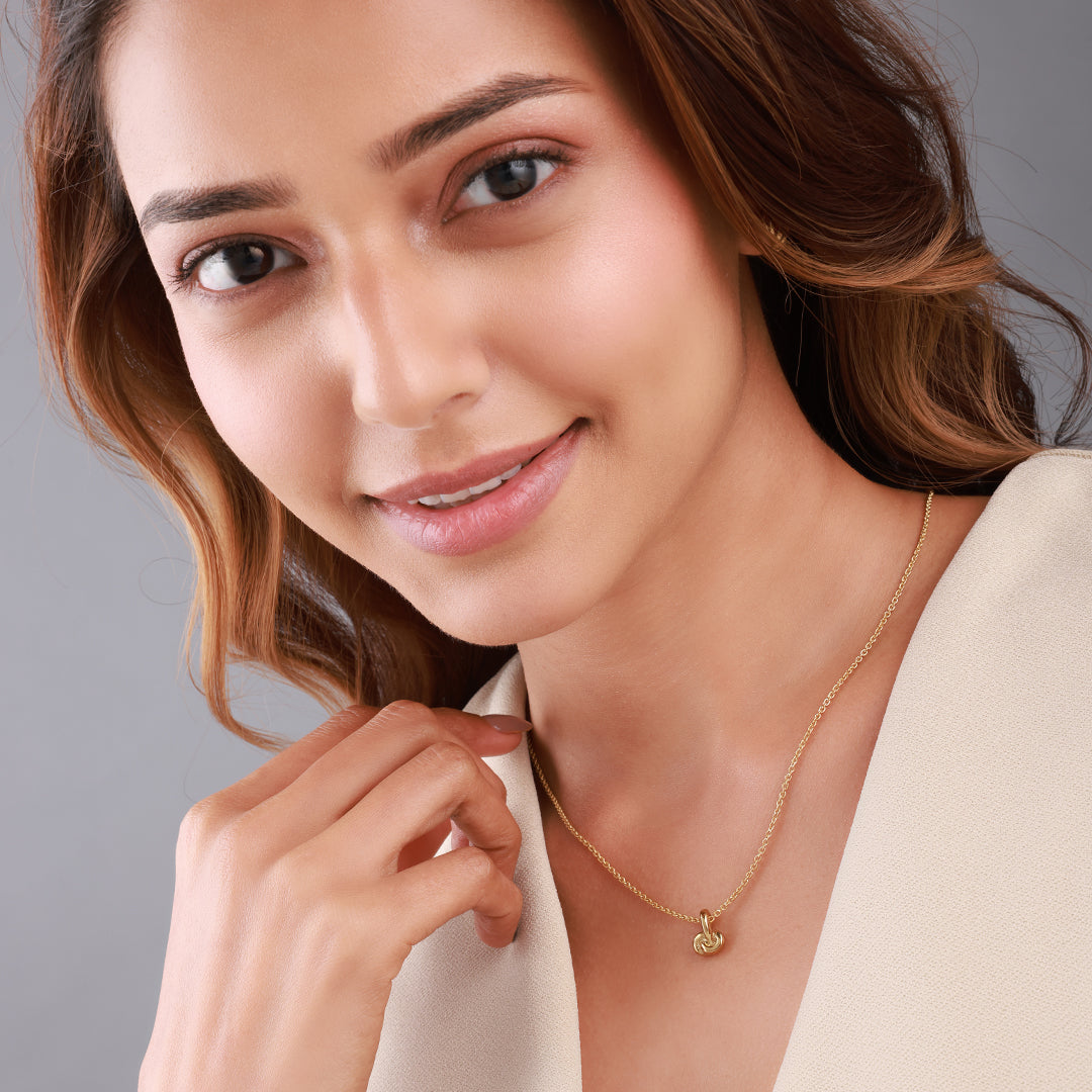 Dainty Knot Pendant