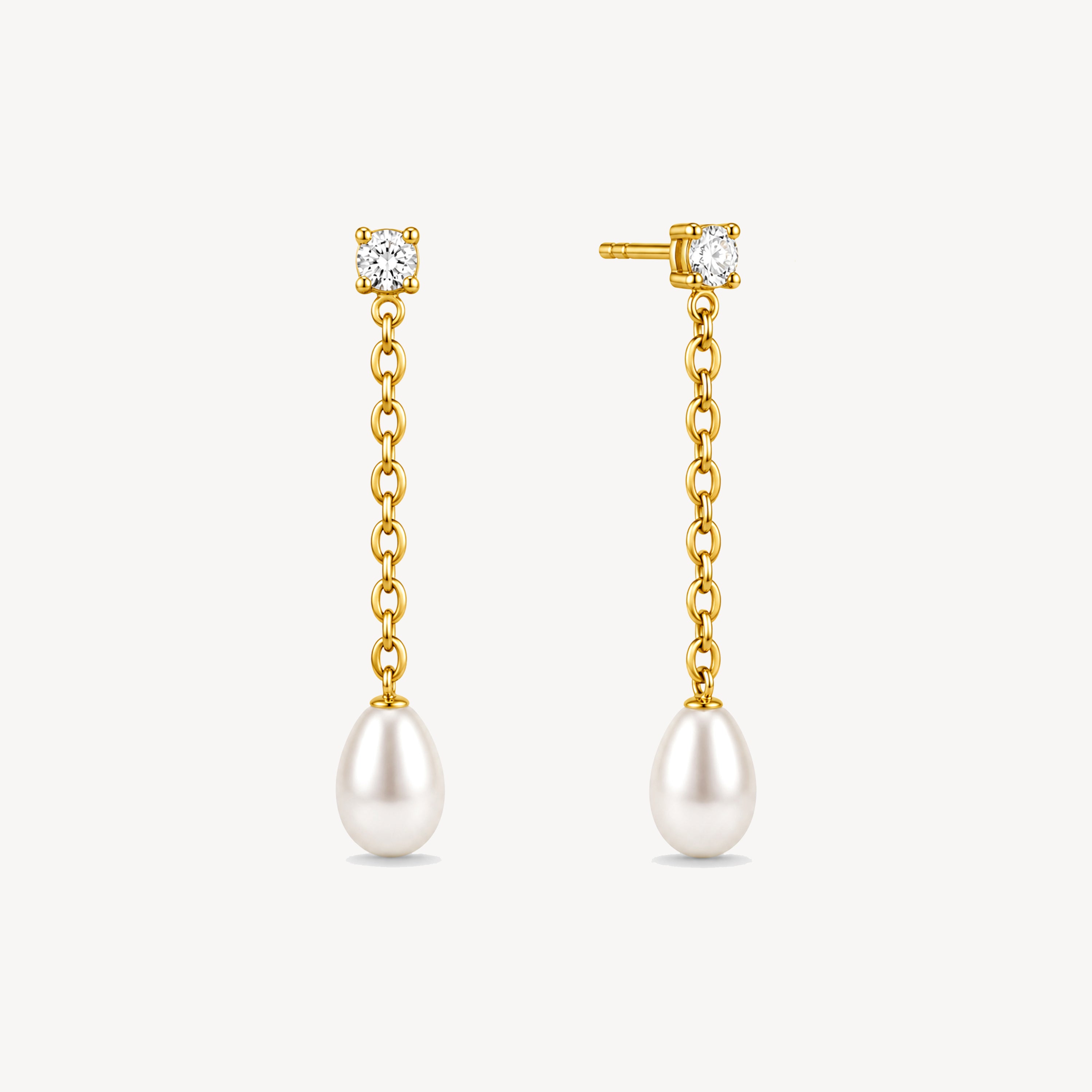 Timeless Pearl Earrings