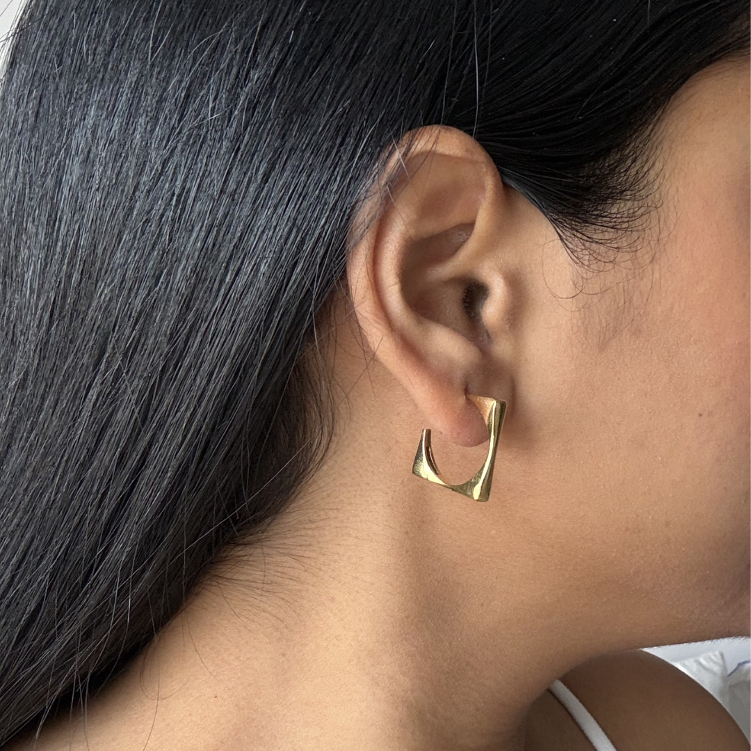 The Sharp Hoop Set